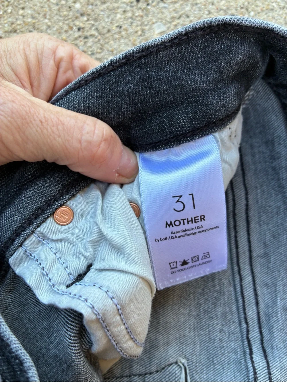 MOTHER The Mid Rise Rider Skimp Jeans - Picture 5 of 16
